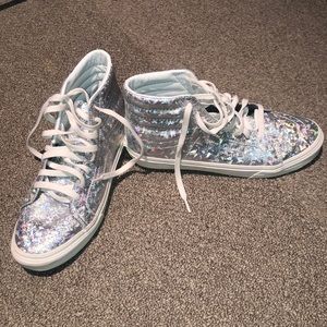 Holographic vans
